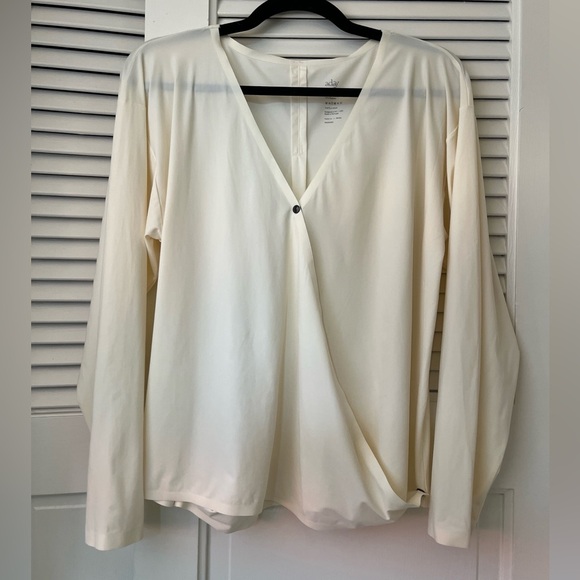 ADAY That's A Wrap Top Convertible Travel Shirt Blouse | Cream | S/M - Picture 5 of 16